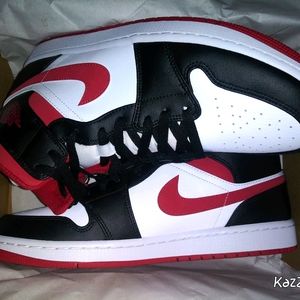 Air Jordan 1s Mid